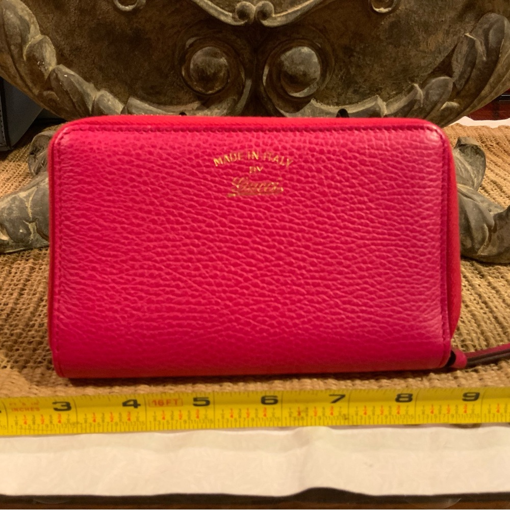 Gucci Swing Zippy Wallet